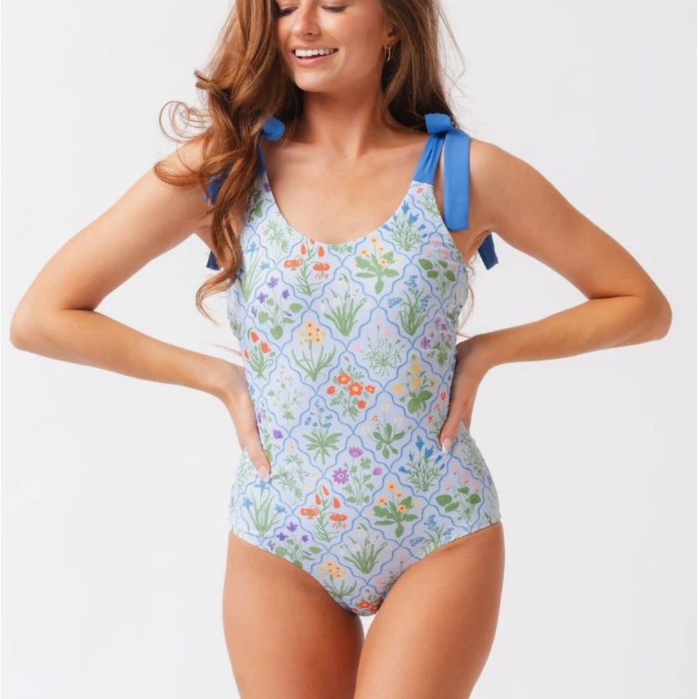 Floral womenโs One Piece Swimsuit with Blue Accents